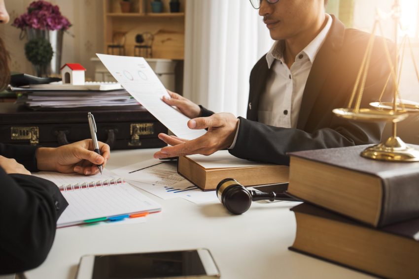 changing lawyer before settlement